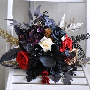 Black red wedding bouquet, Gothic black bouquet, Fall wedding, Halloween wedding