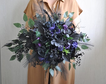 Black bridal bouquet, Gothic wedding bouquet, Dark  purple bouquet