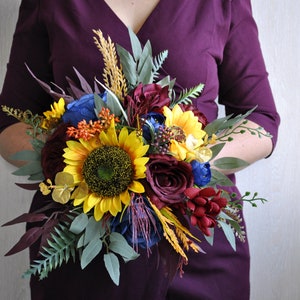 Ramo de boda de girasol burdeos, boda de otoño, ramo en cascada, flores de boda boho