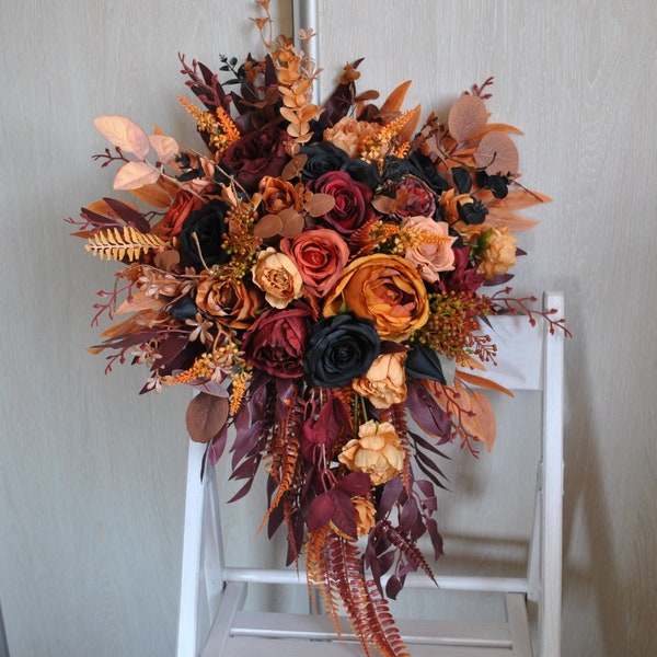 Schwarz-orangeer Burgunder-Blumenstrauß, Kaskaden-Blumenstrauß, Halloween-Hochzeitsstrauß, Hochzeitsstrauß im Herbst