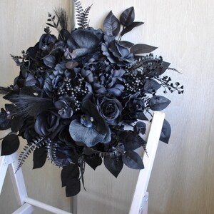 Black bridal bouquet, Gothic wedding, Moody wedding flowers Bridal 13''