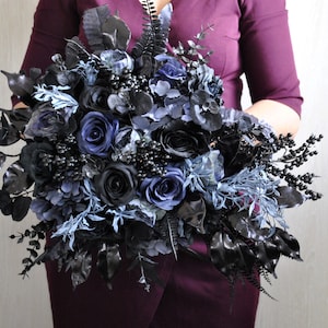 Black bridal bouquet, Gothic wedding bouquet, Halloween wedding