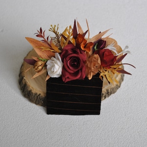 Rost Burgunder Tasche Boutonniere, Hochzeit im Herbst, Boutonniere für Männer,
