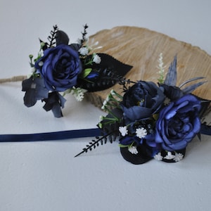 what color corsage for a navy blue dress Flowers for navy prom dress
