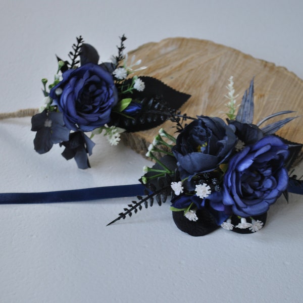 Schwarz marine blaue Boutonniere, Gothic Hochzeit Boutonniere, Seidenblumen Knopfloch