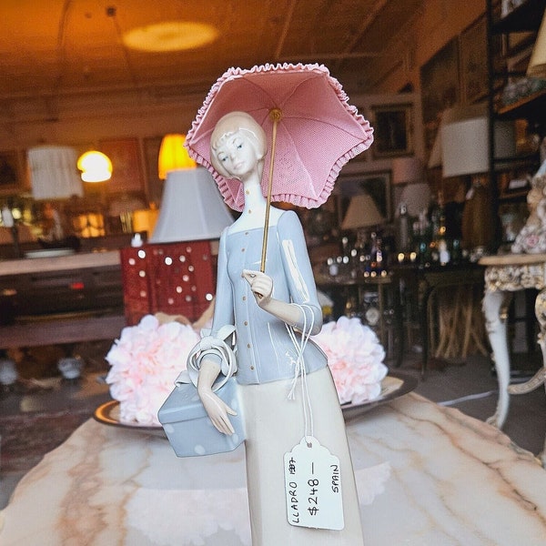 Lladro The Dressmaker 4700 w/parasol Figurine gloss 14 5/8 inches