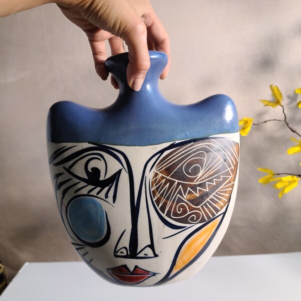 Very rare Vintage, Cubist, Ceramic Vase, Picasso Style, Faces in Profile, Modren Art, Mid Century.
