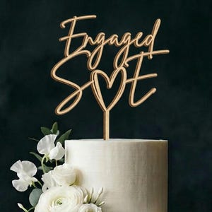 Personalised Engaged Cake Topper with Initials & Heart – Rustic Wooden Cake Topper - Custom Engagement Party Decoration