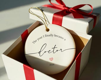 Personalised Doctor Graduation Ornament 2026, New Doctor Keepsake Gift, Medical School Graduation Ornament, MD Physician Gift