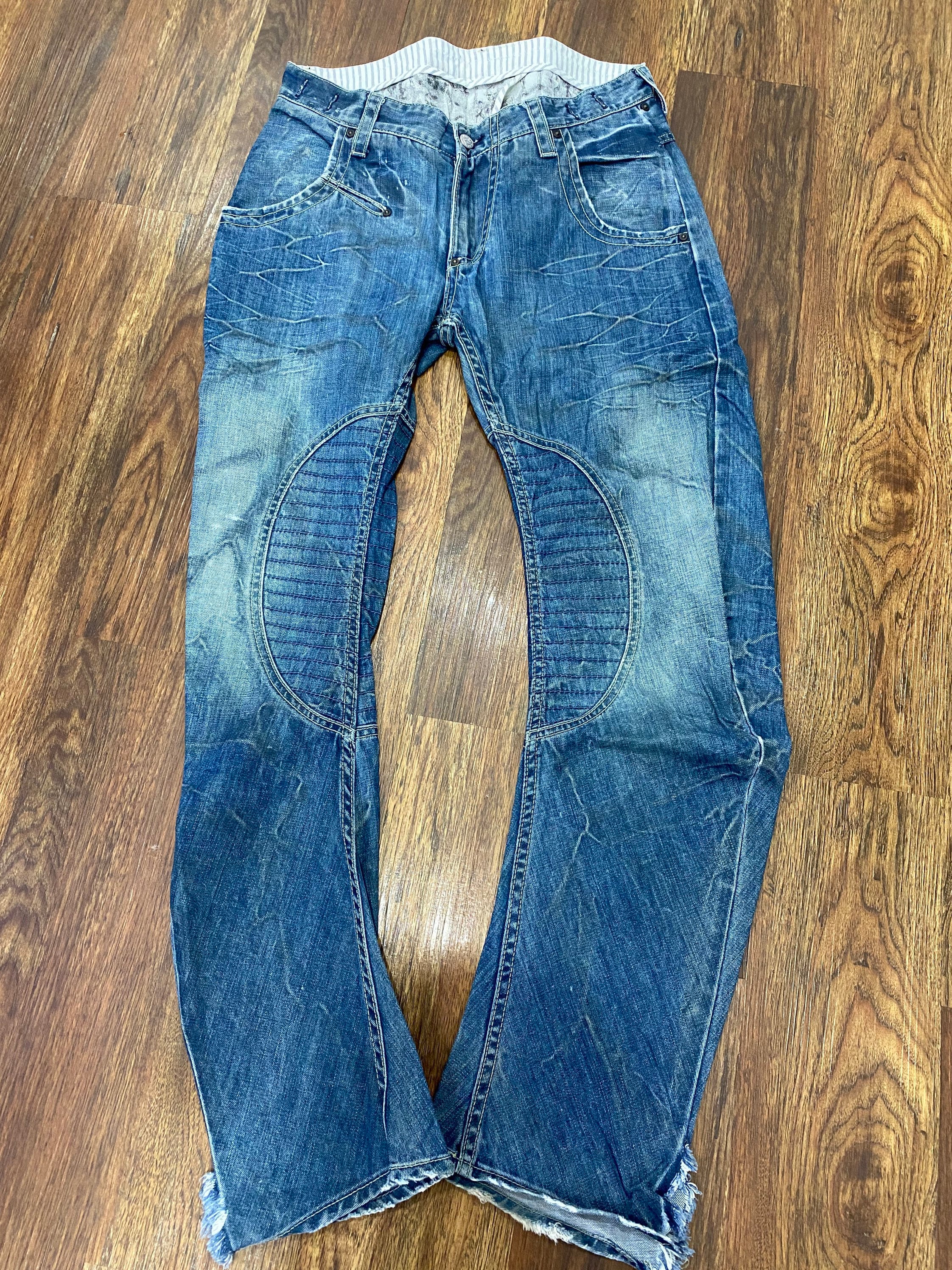 Yen Jeans Distressed Designer Jeans 