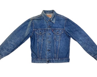 Vtg LEVI'S Trucker Denim Jacket Sz 44 Blue 70506-0216 USA Red Tab