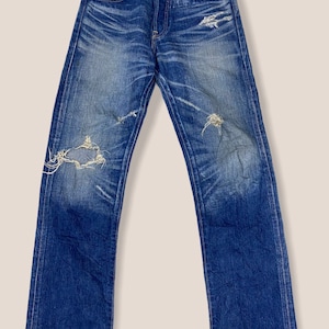 size 32 levi&#39;s 501 distressed design