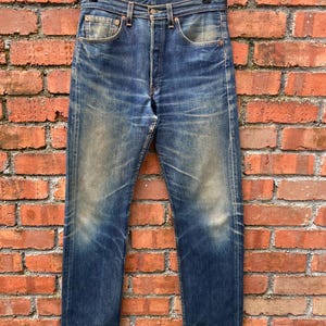 W31x32 vintage levi&#39;s 501 90s Made in USA faded