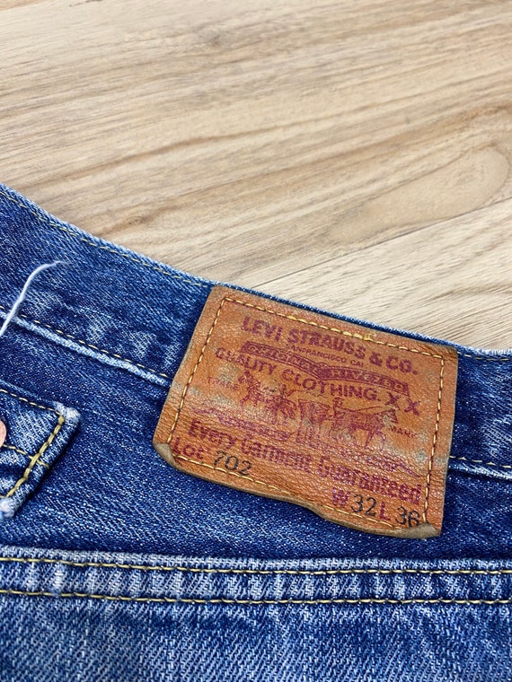 size 32 levis distressed denime big E - image 10