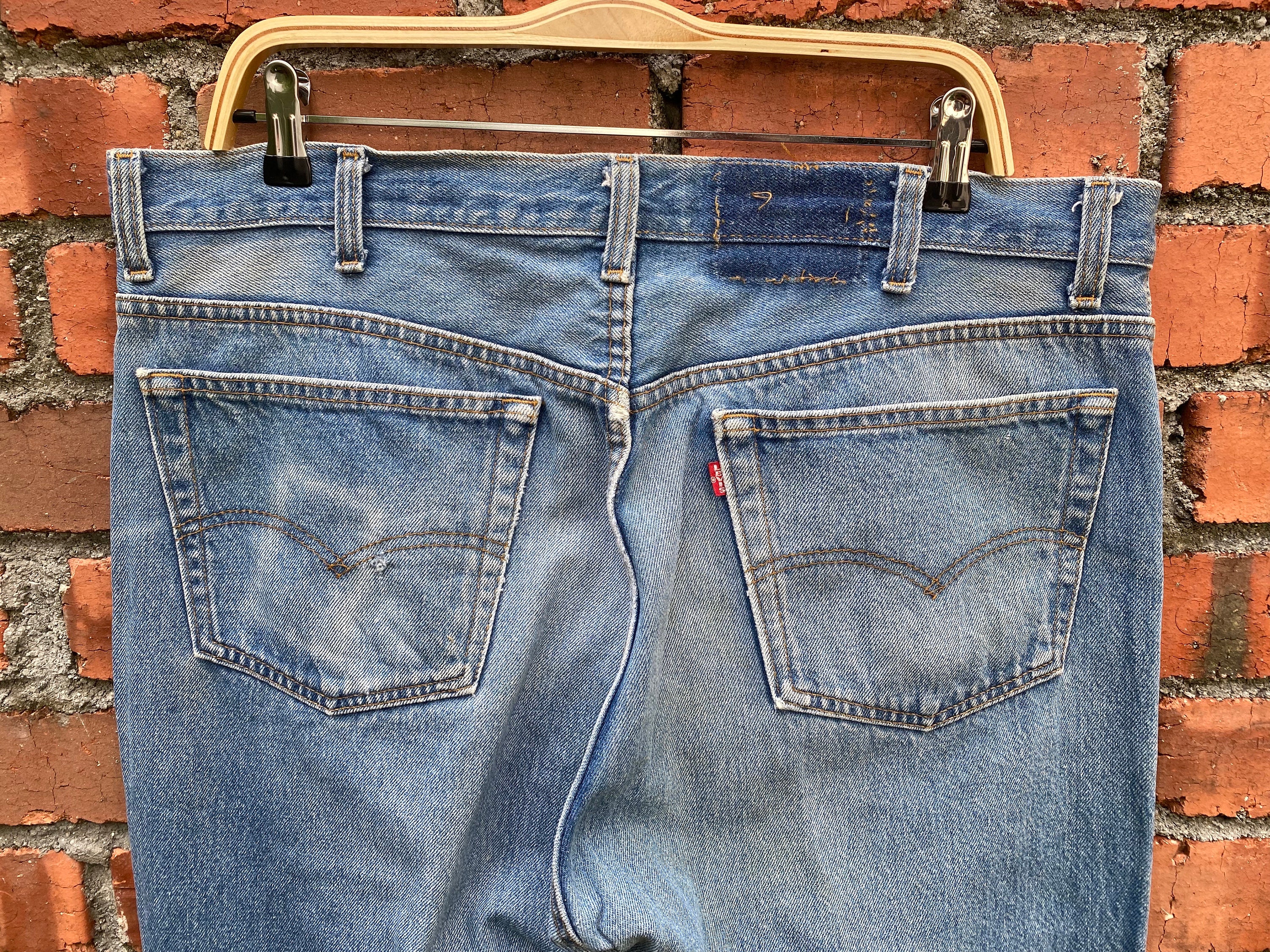 Size 39x27.5 Vintage Levi