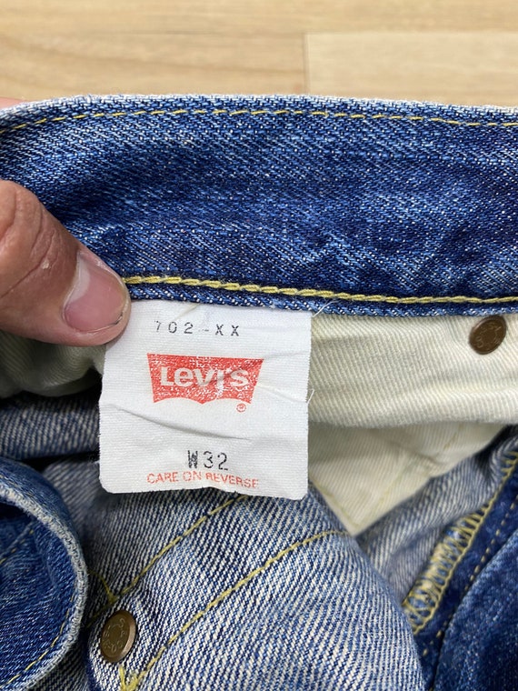 size 32 levis distressed denime big E - image 6