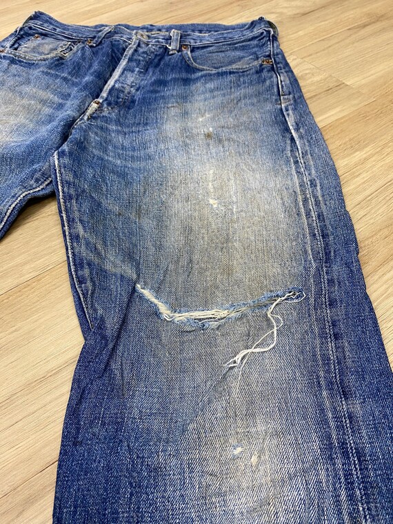 size 32 levis distressed denime big E - image 7