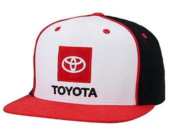 White Flatbill Slugger Flex Hat 