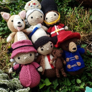 SOLO MODELLO Regno Unito Londra Regno Unito Queen Elizabeth Corgi Kings Guard Mr Bean Bear Set di modelli Corchet