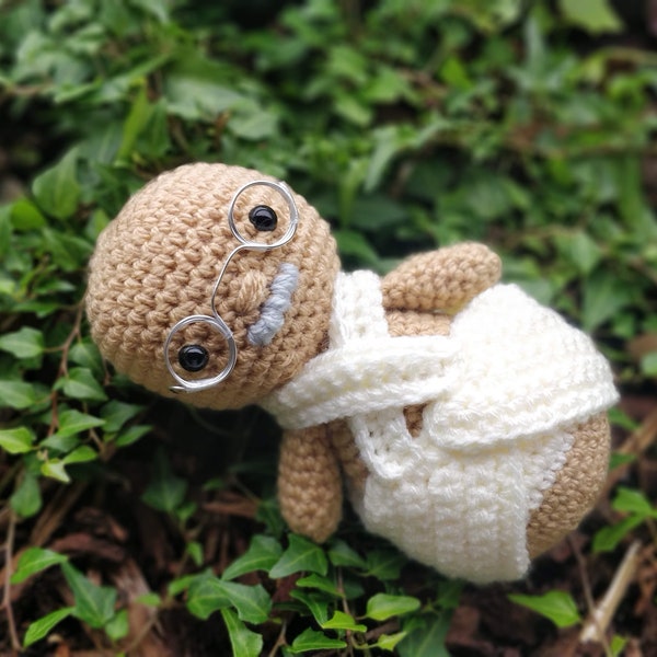 Mahatma Gandhi Amigurumi crochet PATTERN iconic people lawyer politician non violent independence