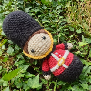 PATTERN Amigurumi all&#39;uncinetto Kings Guard Regno Unito Londra