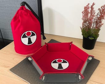 Set composto da borsa portadadi grande rossa e vassoio esagonale pieghevole dell'esercito F.E.