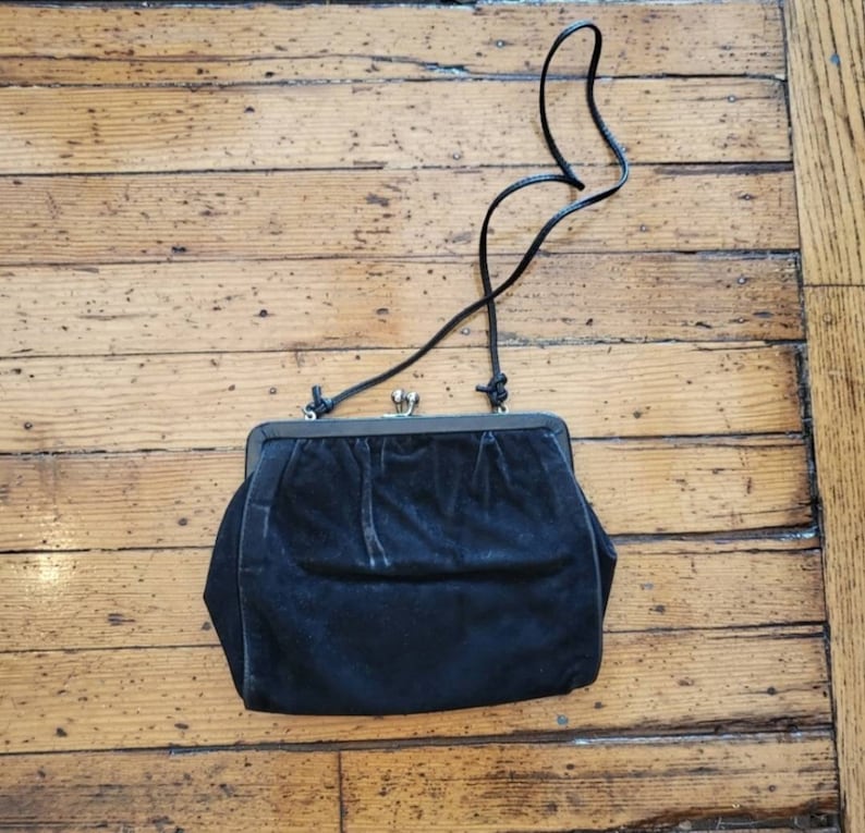 Vintage Clasp Closure Purse Black image 1