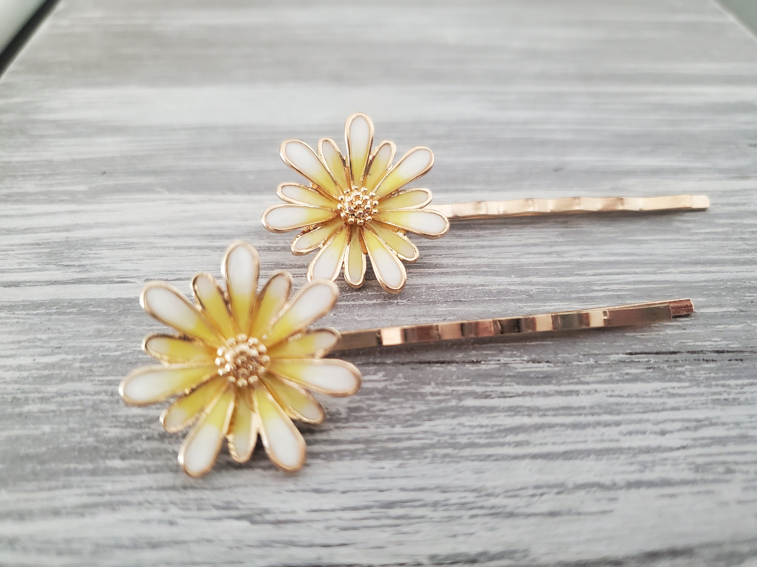 Enamel Daisy Hair Pin Set in Gold - Etsy display picture 1