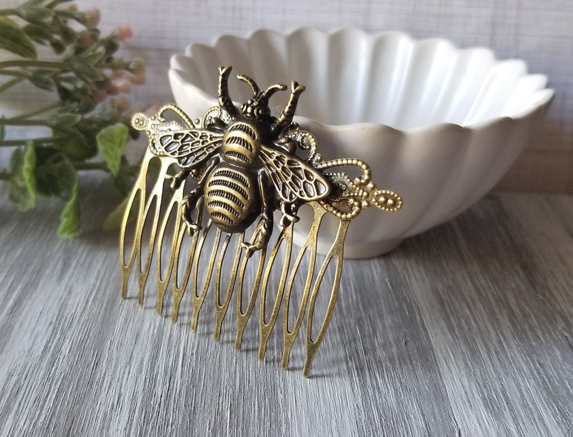 2pc retro-style bee hair clips Bee Jewelry Bee Jewellery Set of 2 Gold Hair Clips Gold Hair  main image 4