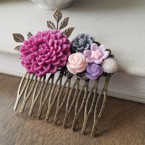 Vintage Style Bronze Floral Peigne à cheveux, Fleurs de Rose, Purple Dahlia Garden Mariage rustique