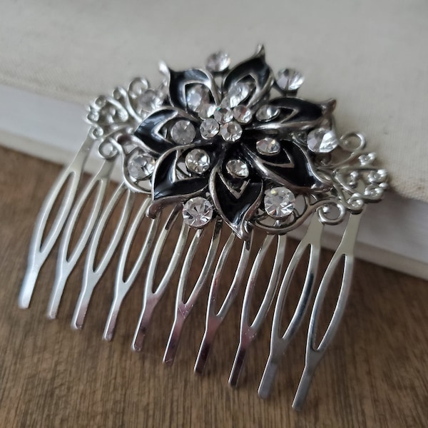 Vintage Style Rhinestone and Black Flower Filigree Hair Comb in Silver