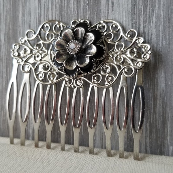 Vintage Style Rhinestone Flower Filigree Hair Comb in Silver