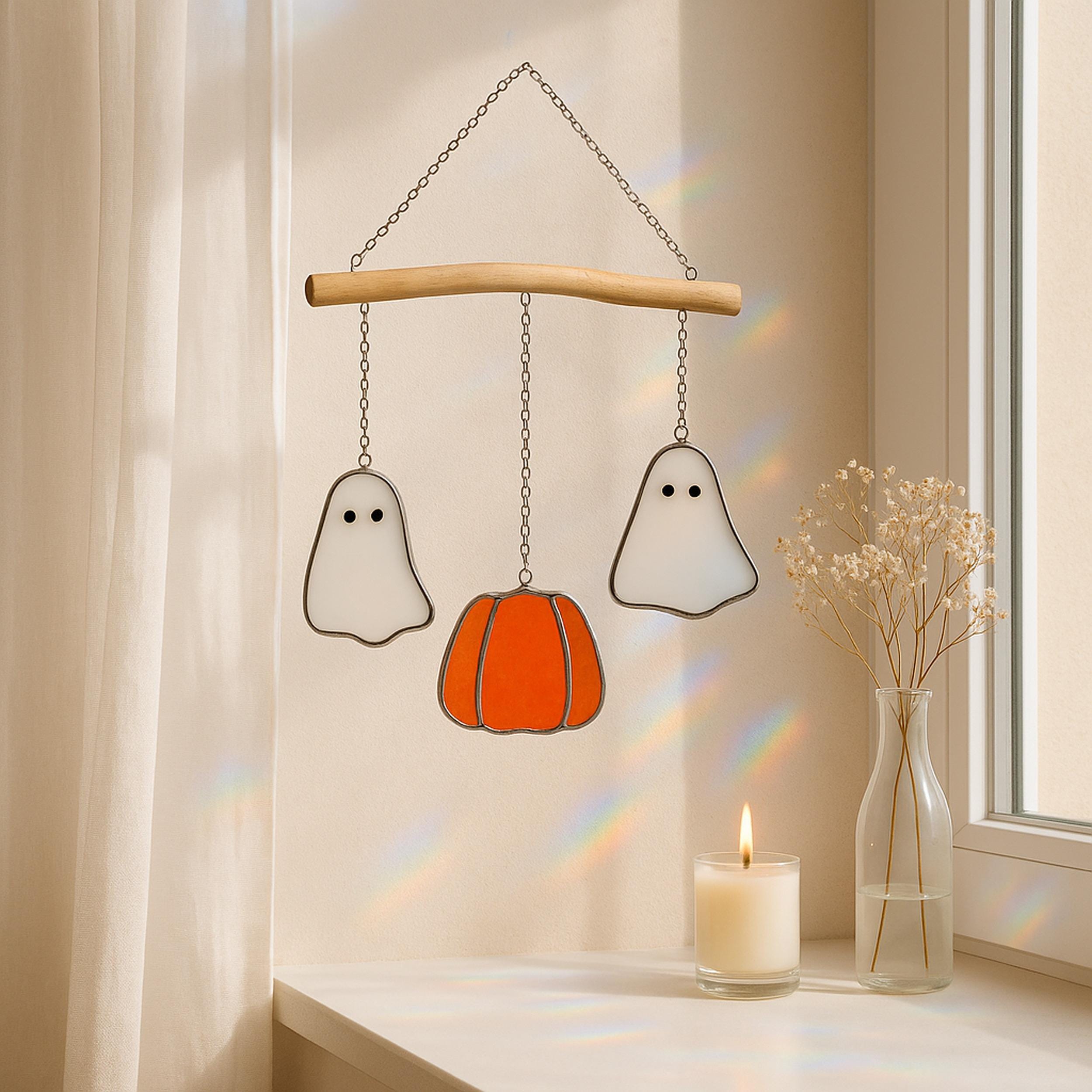 ステンドグラスのゴーストモビール（ハロウィンの壁飾りに）F74 - Etsy