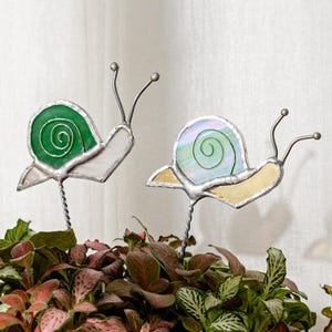 Snail Plant Stake (Small), Stained Glass, Indoor Plant Decor, Suncatcher F42