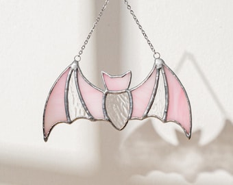 Stained Glass Bat Decor for Whimsical Wall Art and Halloween Gifts F73