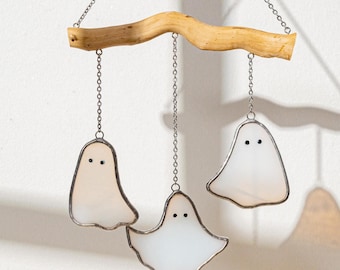Halloween Ghost Suncatcher, Stained Glass, Halloween Suncatcher, Ghost Glass Art, Halloween Home Decor, Ghost Suncatcher F74