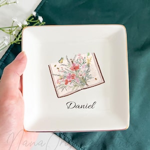 Teacher Thank You Gift, Personalized Book Name Jewelry Dish, Teacher Appreciation Gift, Graduation Gift, Birthday Party Gift