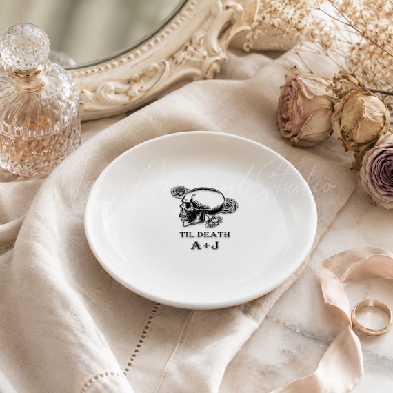 Funny Spooky Skull Wedding Ring Dish, Gift For Couple, Till Death Do Us Apart, Alternative Bride Gift, Gothic Home Decor