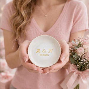 Cadeau pour première maison, porte-anneau personnalisé, porte-bijou personnalisé pour initiale, cadeau de pendaison de crémaillère pour couple, cadeau pour une nouvelle maison, idée cadeau de mariage