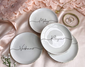 Bridesmaid Name Curve Ring Dish, Minimalist Accessories Organizer, Maid of Honor Proposal Gift, Company Keepsake _NND