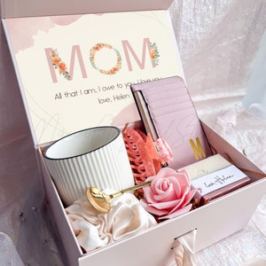 Scatola regalo per la festa della mamma dalla figlia, scatola regalo con tazza, cesto regalo personalizzato per la mamma, regalo per la MAMMA, idea regalo per coccole