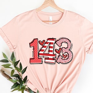 バレンタインデー 143 ラブハートシャツ レディース Tシャツ、バレンタインギフト ハート ラブ ママ パパ コーヒー 誕生日 看護師 マルディ 猫 犬 ママ パパ