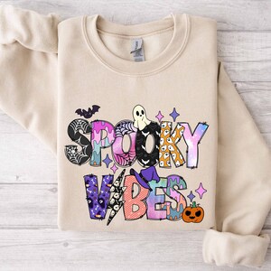 Sudadera Spooky Vibes, sudadera retro de Halloween, camisa espeluznante de Halloween, camisa divertida de Halloween, camisa de Halloween, regalo de Halloween