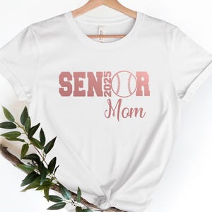 Senior Mom of a Graduation Shirt, Graduation Mom Shirt, Class of 2025 T-Shirt,Graduation Shirt,Mom Gift Graduate, Graduation Gift