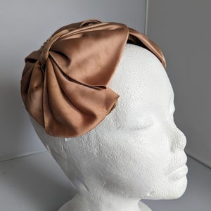 1950s Vintage Women&#39;s Satin Formal Head Cap Hat Fascinator by Hudson&#39;s Detroit, Michigan