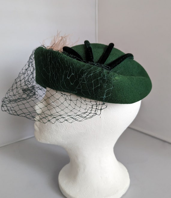 1970s Women's Vintage Wool Hat with Cord and Feat… - image 3