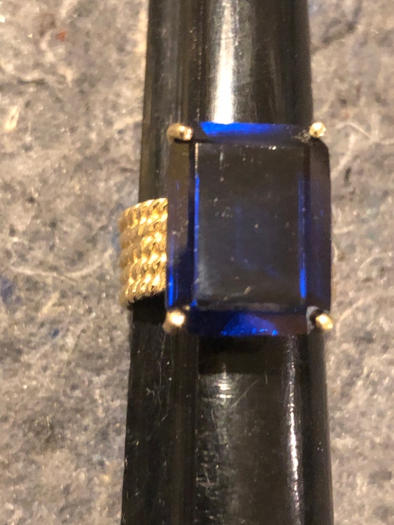 10 Karat Gold Blue Stone Ring - image 1