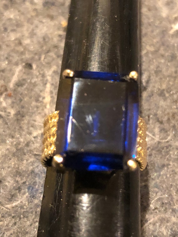 10 Karat Gold Blue Stone Ring - image 2