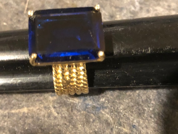 10 Karat Gold Blue Stone Ring - image 5