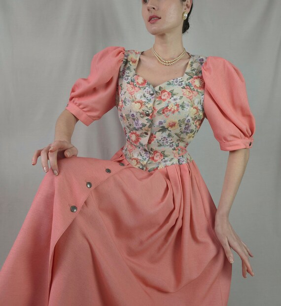 Traditional Austrian dress puffy sleeves floral p… - image 3